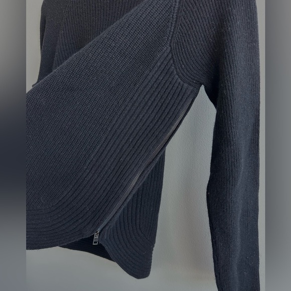 VINCE  Turtleneck Sweater - Picture 4 of 9